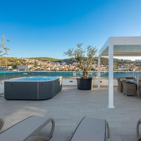 Prestige 2 Trogir