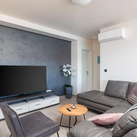 Prestige 2 Apartment *